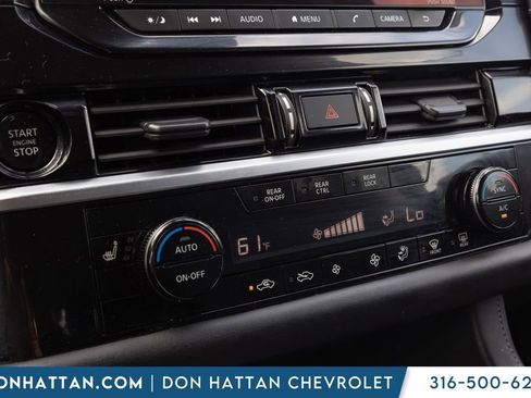 Used 2025 Nissan Pathfinder SV FWD image 9
