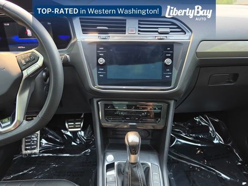 Used 2023 Volkswagen Tiguan SE R-Line AWD/4WD image 14