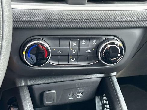 Used 2024 Chevrolet TrailBlazer LS FWD image 33