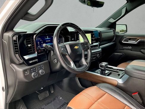 Used 2024 Chevrolet Silverado 1500 High Country image 14