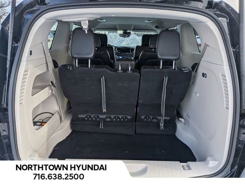 Used 2024 Chrysler Pacifica Touring-L image 35