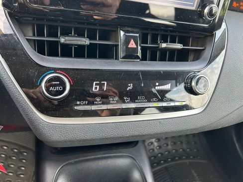 Used 2020 Toyota Corolla LE FWD image 26