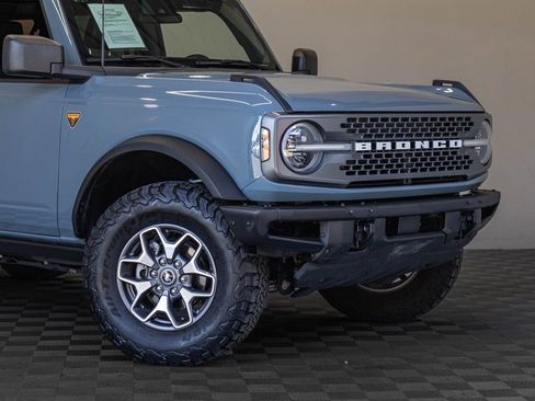 Used 2022 Ford Bronco Badlands image 3