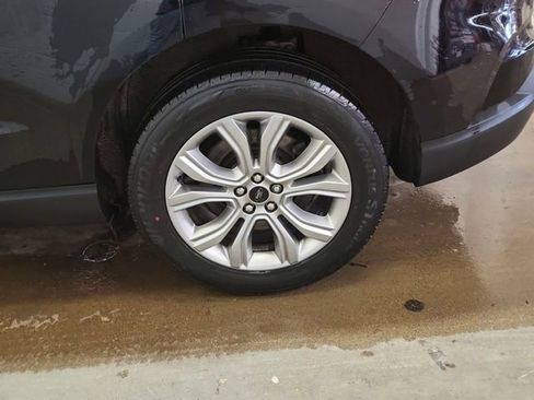 Used 2023 Ford Edge Titanium w/ Equipment Group 301A image 5