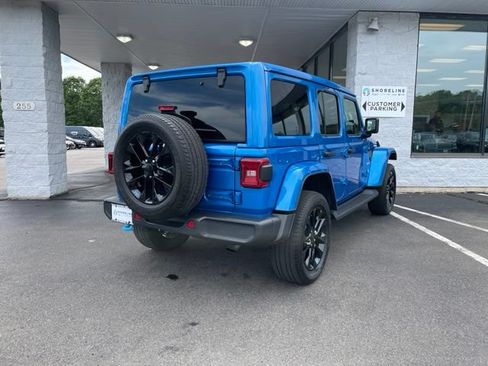 Used 2023 Jeep Wrangler Unlimited Sahara w/ Cold Weather Group AWD/4WD image 5