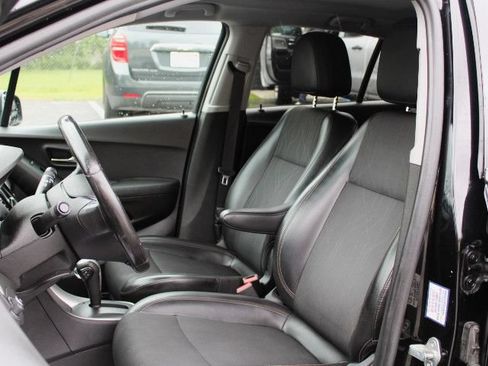 Used 2019 Chevrolet Trax LT w/ LT Convenience Package AWD/4WD image 13