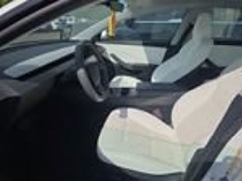 Used 2024 Tesla Model 3 Standard Range RWD image 5