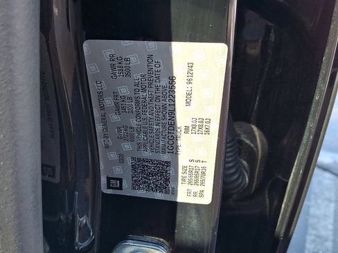 Used 2020 Chevrolet Colorado Z71 w/ Z71 Midnight Edition image 28