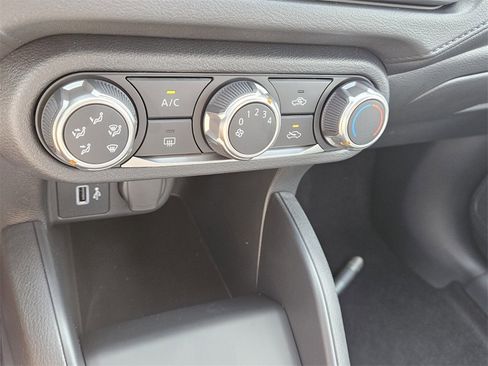 New 2025 Nissan Versa S w/ Trunk Package image 20