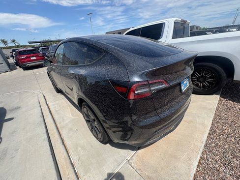 Used 2025 Tesla Model Y Long Range RWD image 3