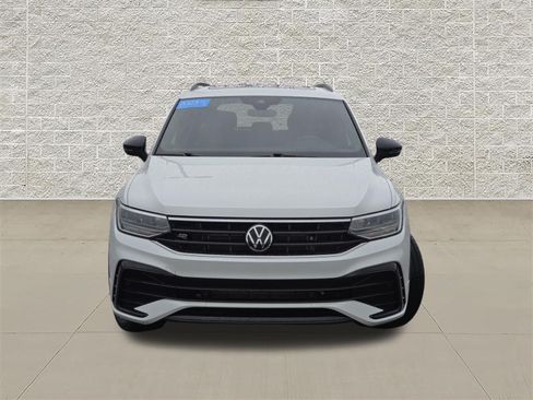 Certified 2023 Volkswagen Tiguan SE R-Line AWD/4WD image 2