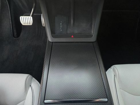 Used 2022 Tesla Model X Plaid image 30