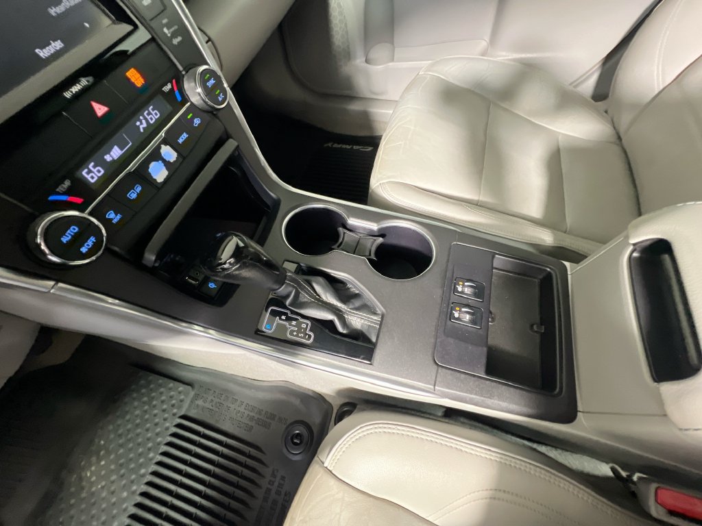 Used 2016 Toyota Camry XLE FWD image 24