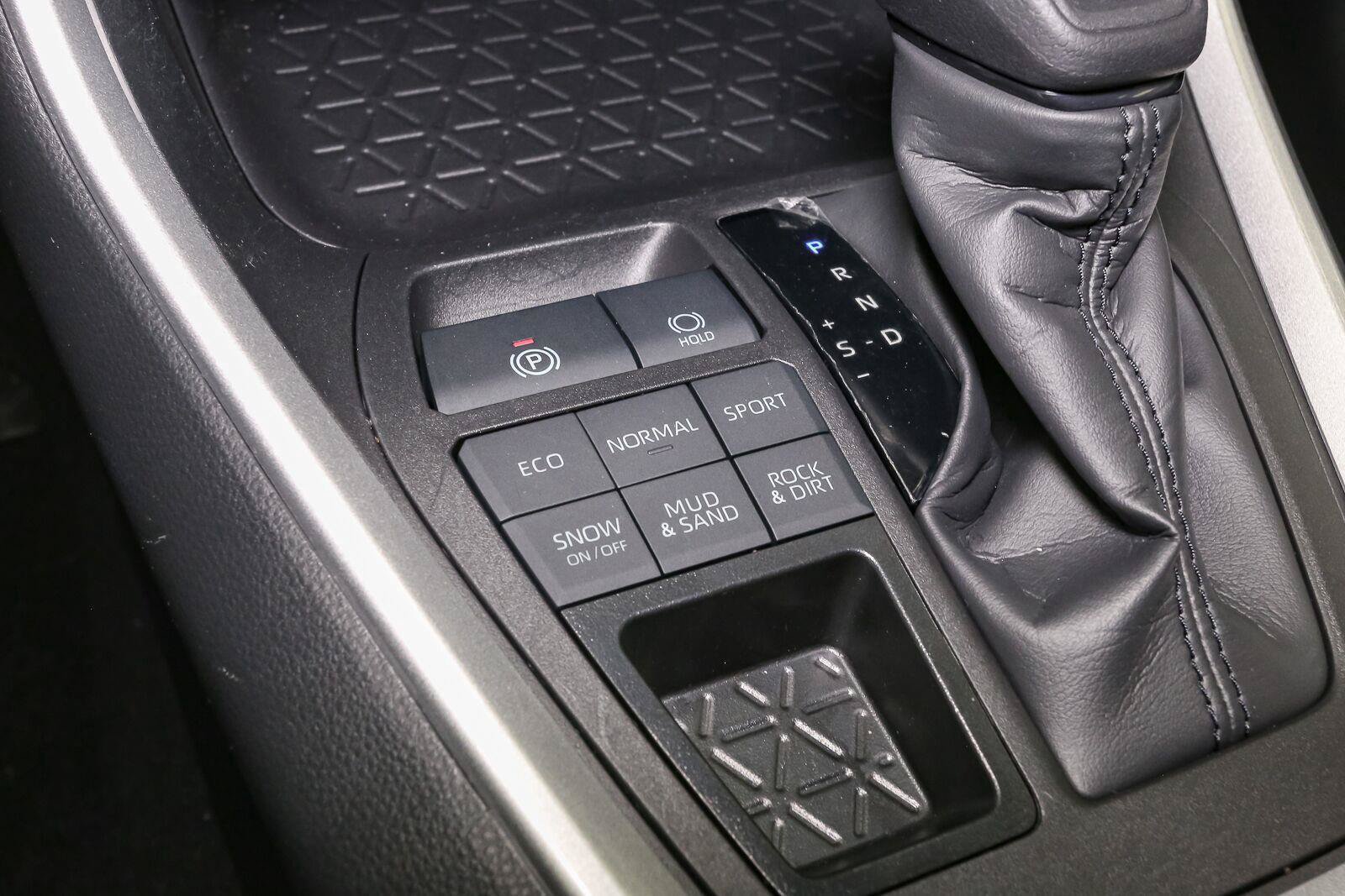 Certified 2024 Toyota RAV4 LE AWD/4WD image 30
