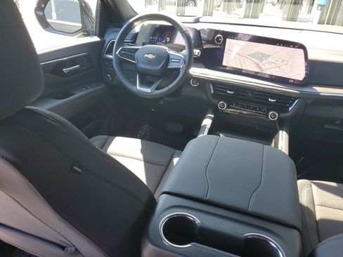 New 2026 Chevrolet Suburban LS image 9