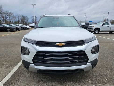 Used 2023 Chevrolet TrailBlazer LT w/ Convenience Package AWD/4WD image 2