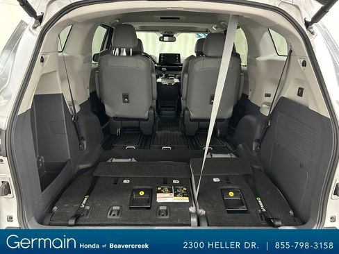 Used 2022 Toyota Sienna XLE image 34