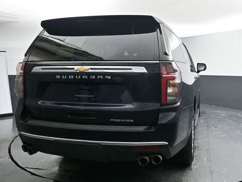 Used 2024 Chevrolet Suburban Premier image 8