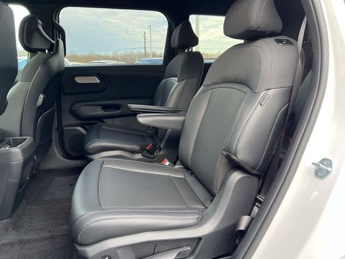 Used 2027 Kia Telluride S w/ Towing Package FWD image 34