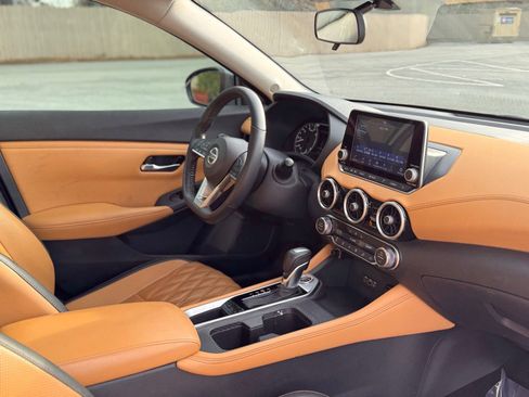 Used 2022 Nissan Sentra SV w/ SV Premium Package image 23