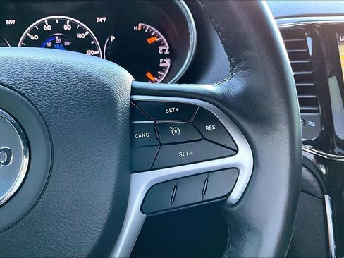 Used 2021 Jeep Grand Cherokee Laredo X RWD image 12