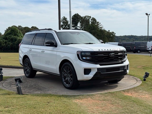 Used 2025 Ford Expedition Platinum w/ Stealth Performance Package AWD/4WD image 9