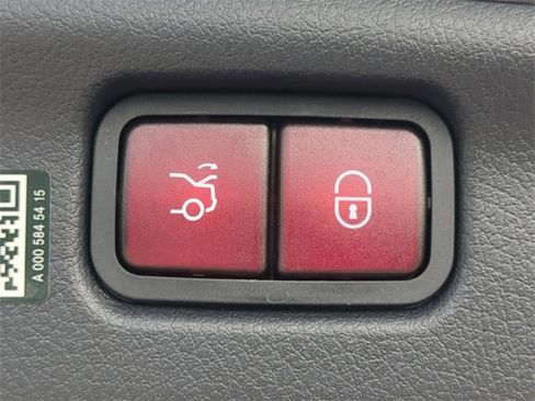 Used 2025 Mercedes-Benz C 300 C 300 image 34