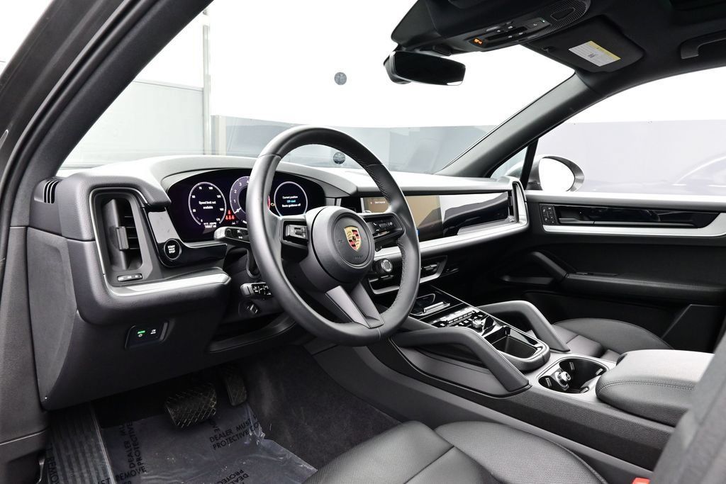 Certified 2024 Porsche Cayenne AWD/4WD image 5