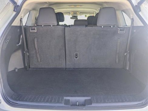 Used 2023 Toyota Highlander LE image 6