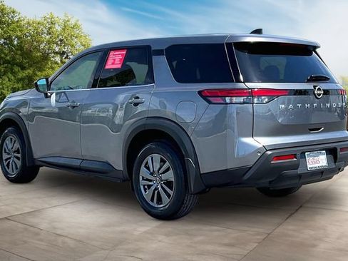 Used 2024 Nissan Pathfinder S FWD image 4