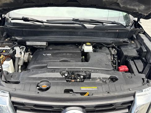 Used 2018 Nissan Pathfinder SV AWD/4WD image 8