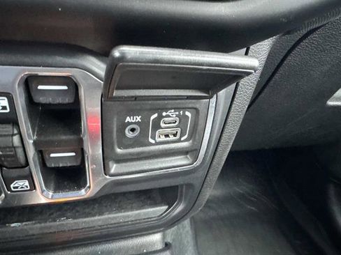 Used 2022 Jeep Wrangler Sport S image 13