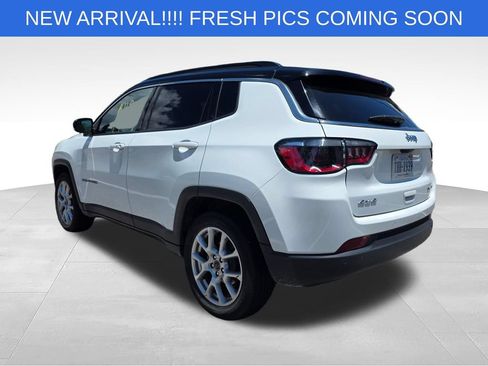 Used 2025 Jeep Compass Limited AWD/4WD image 5