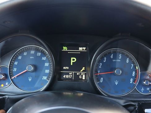 Used 2014 Maserati GranTurismo Sport image 15