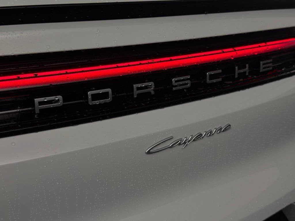 Certified 2026 Porsche Cayenne Coupe AWD/4WD image 39