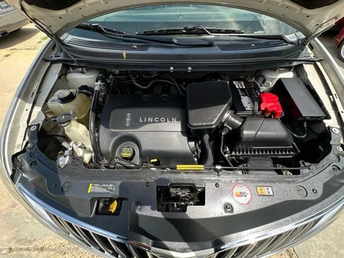 Used 2013 Lincoln MKX AWD image 22