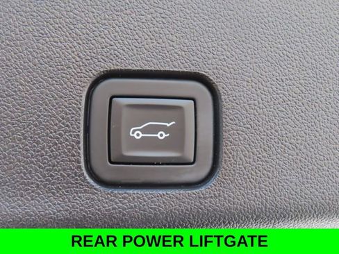 Used 2025 Chevrolet Traverse LT AWD/4WD image 31