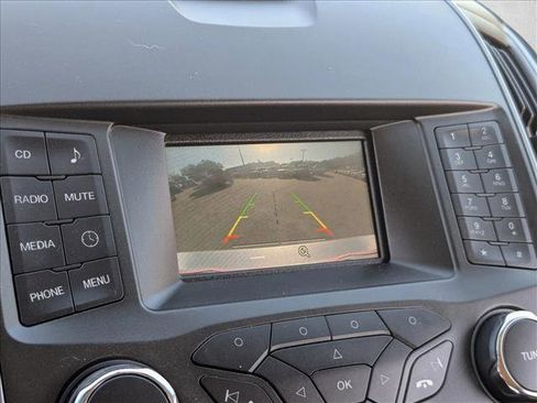 Used 2018 Ford Edge SE image 13