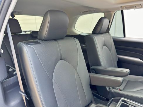 Used 2024 Toyota Grand Highlander FWD image 40