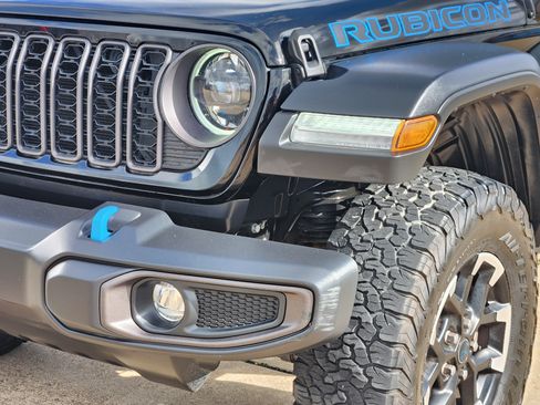 Used 2024 Jeep Wrangler Unlimited Rubicon 4xe AWD/4WD image 10