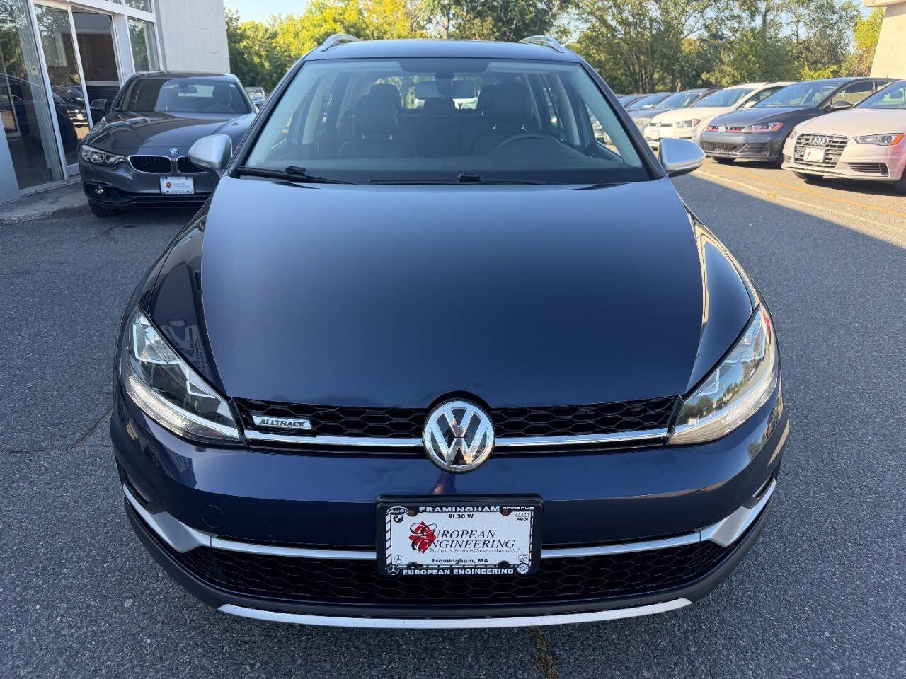 Used 2019 Volkswagen Golf Alltrack S AWD/4WD image 2