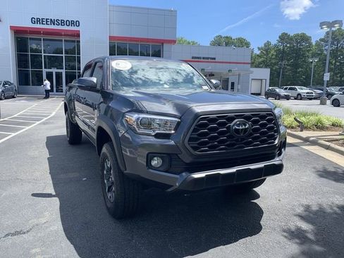 Certified 2021 Toyota Tacoma TRD Off-Road w/ Technology Package AWD/4WD image 2