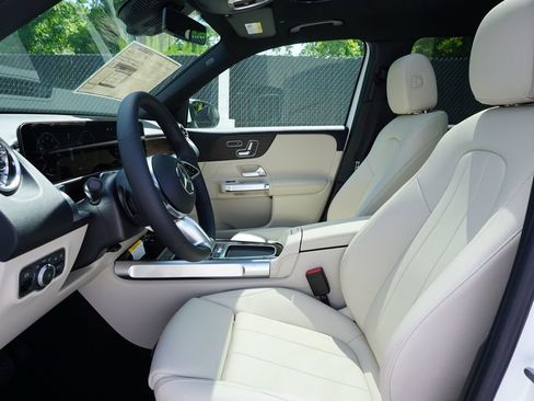 Certified 2025 Mercedes-Benz GLB 250 image 23