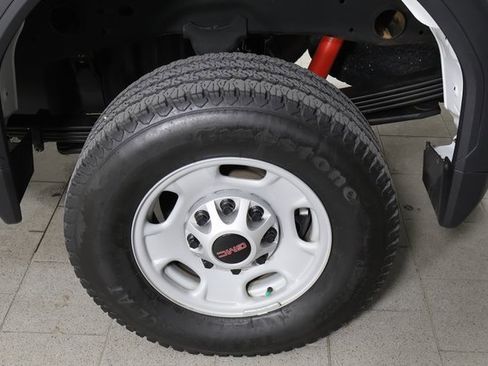 Used 2025 GMC Sierra 2500 Pro w/ Convenience Package image 12