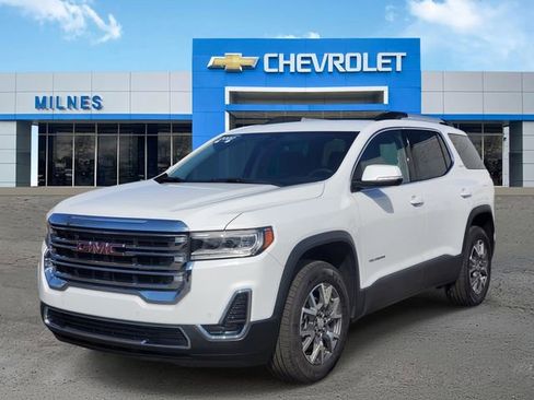 Certified 2022 GMC Acadia SLE w/ Driver Convenience Package FWD image 2