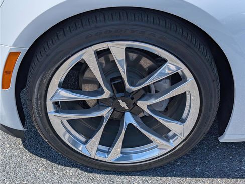 Used 2024 Chevrolet Camaro LT w/ RS Package image 11