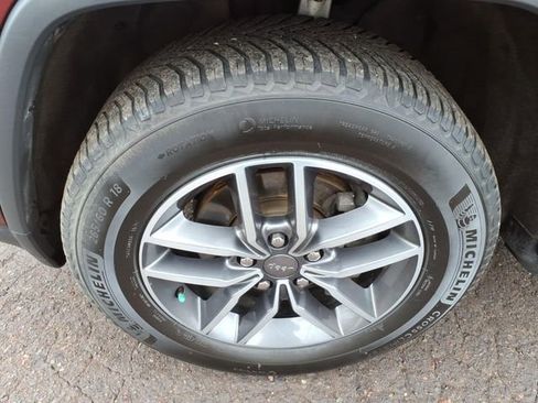 Used 2019 Jeep Grand Cherokee Limited image 9