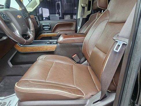 Used 2016 Chevrolet Silverado 2500 High Country w/ Duramax Plus Package image 10