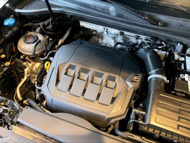 Certified 2025 Audi Q3 2.0T Premium Plus w/ Premium Plus Package AWD/4WD image 34