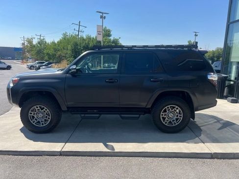 Used 2024 Toyota 4Runner TRD Off-Road Premium AWD/4WD image 4